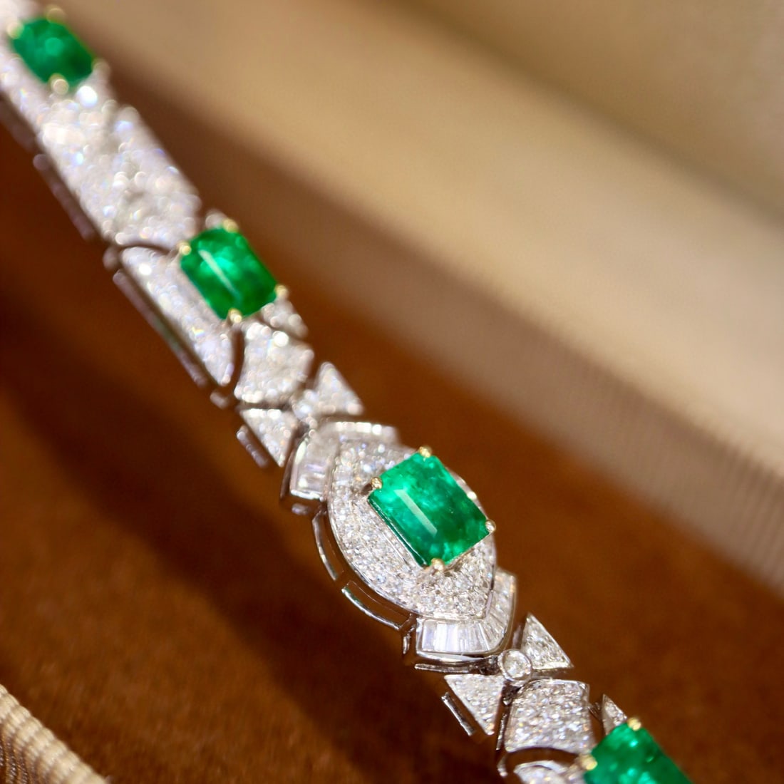 14k Gold 3.84 Ctw Vivid Green Natural Emerald & Diamond Bracelet - 6