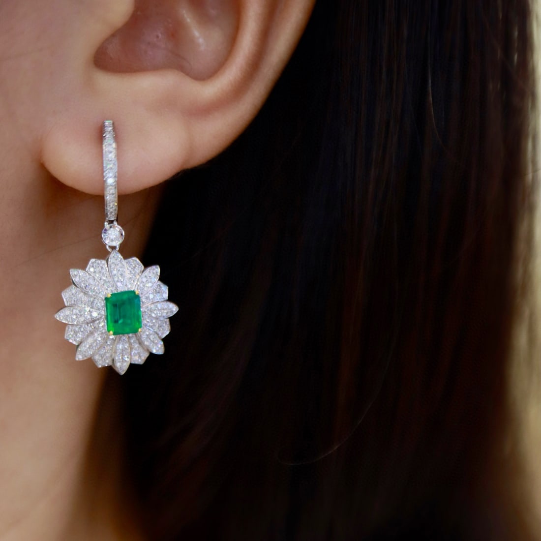 14k Gold 2.65 Ctw Vivid Green Natural Emerald & Diamond Earrings - 4