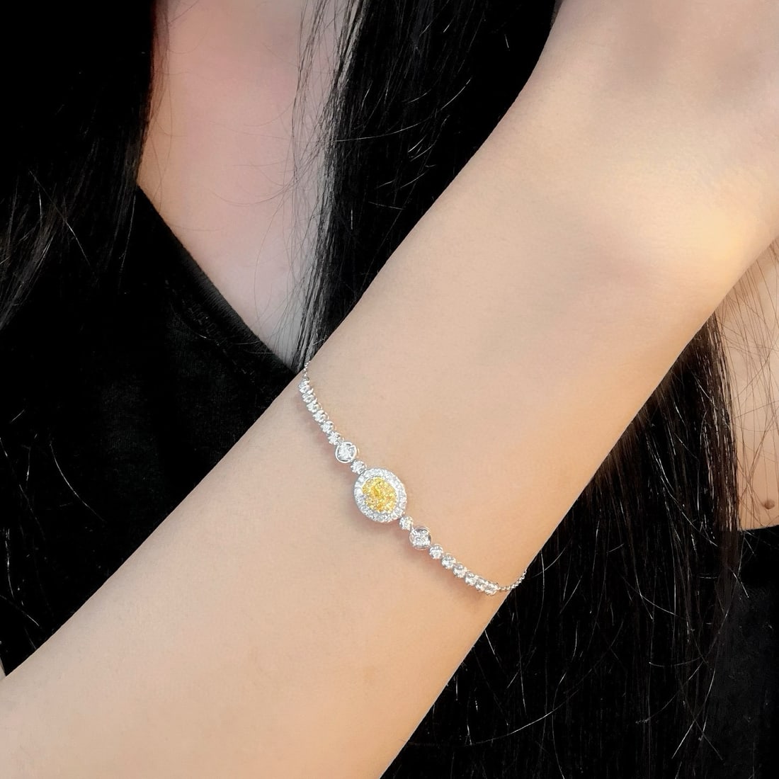 14k Gold 0.60 Ctw Natural Yellow Diamond & Diamond Bracelet - 2