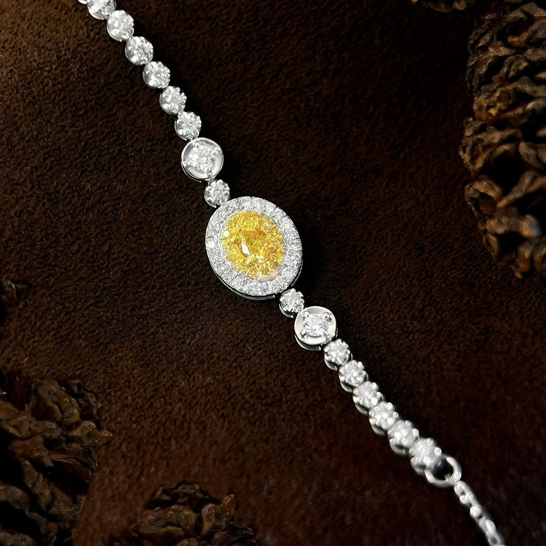 14k Gold 0.60 Ctw Natural Yellow Diamond & Diamond Bracelet - 6