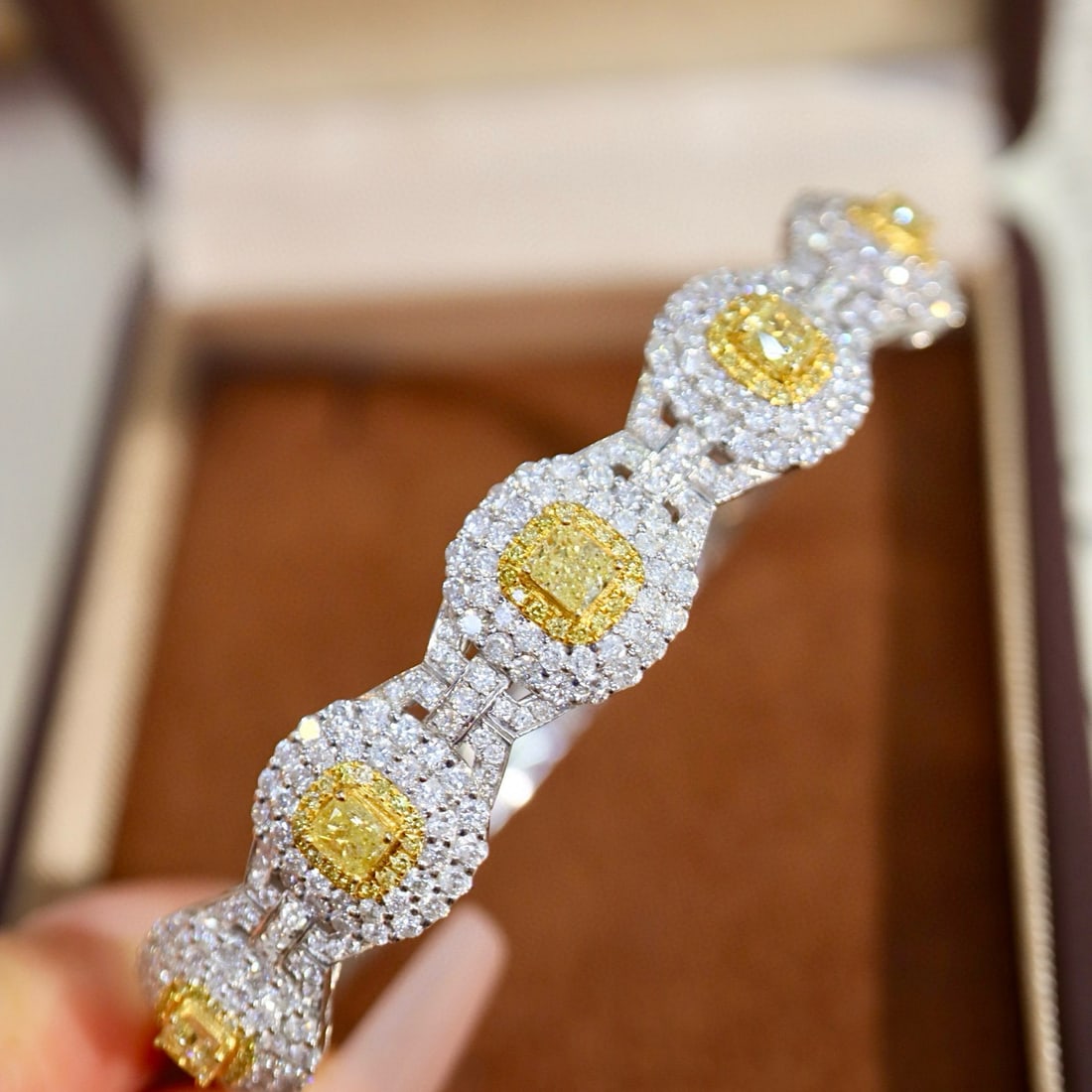 14k Gold 4.71 Ctw Natural Yellow Diamond & Diamond Bangle: Ref:230984348 // gold content:14k gold // main gemstone:yellow diamond // shape:cushion // carat weight:1. 85ct // color:yellow // treatment:natural // // adjacent gemstone 2 : diamond // shape:round 