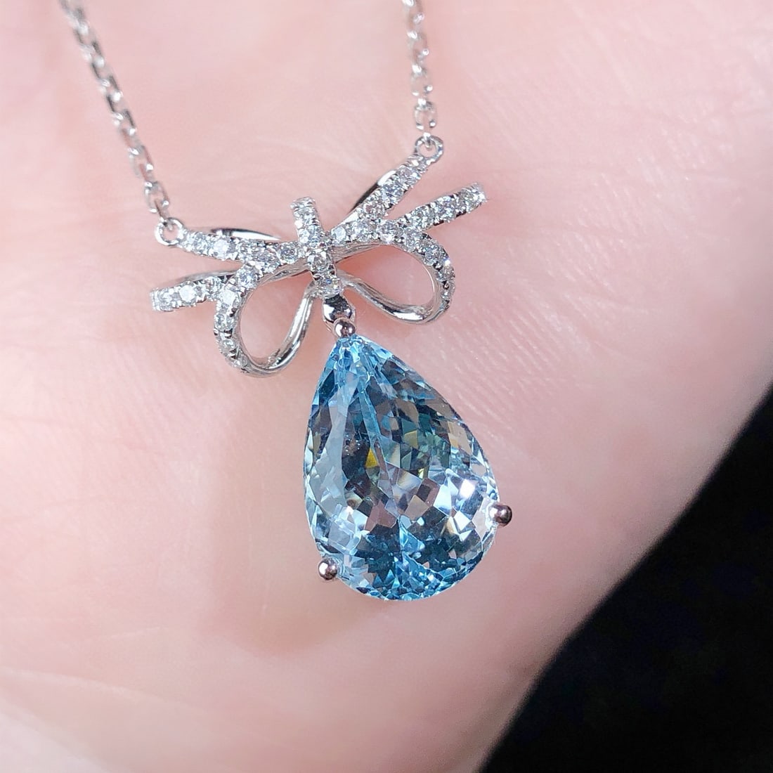 14k Gold 3.60 Ctw Natural Aquamarine & Diamond Necklace - 3