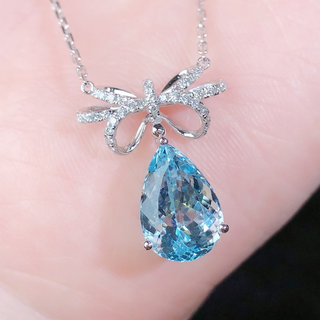 14k Gold 3.60 Ctw Natural Aquamarine & Diamond Necklace - 4