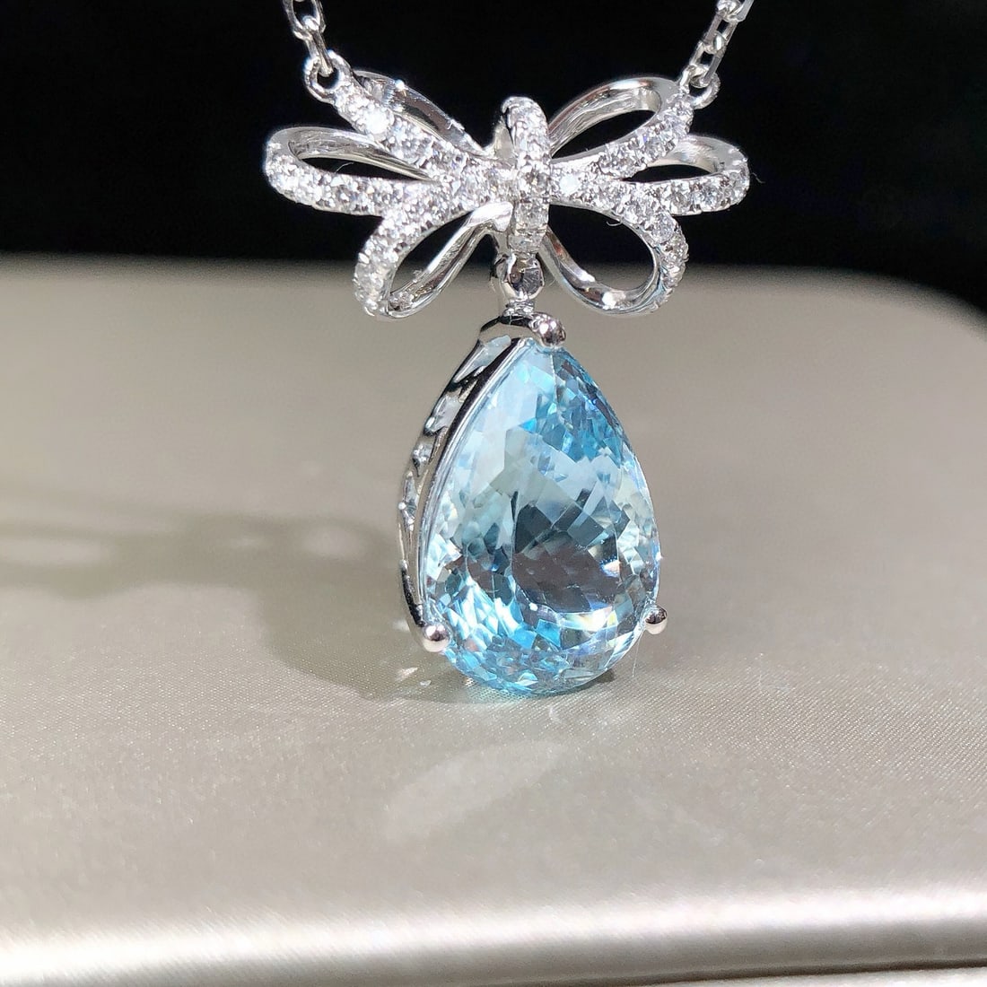 14k Gold 3.60 Ctw Natural Aquamarine & Diamond Necklace - 5
