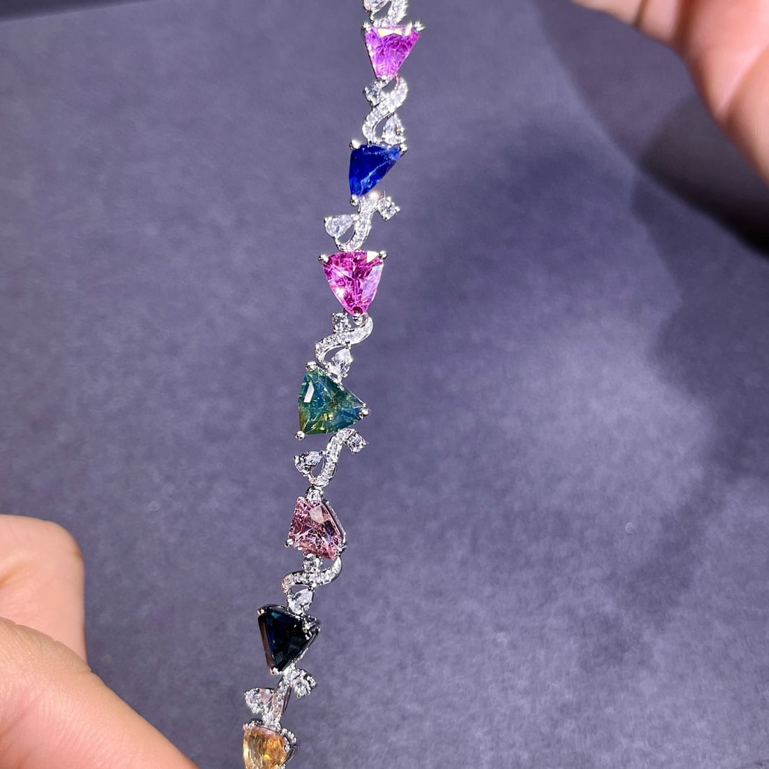 14k Gold 7.18 Ctw Natural Sapphire & Diamond Bracelet: Ref:230984354 // gold content:14k gold // main gemstone:sapphire // shape:triangle // carat weight:7. 04ct // color:color // treatment:natural // // adjacent gemstone 2 : diamond // number of
