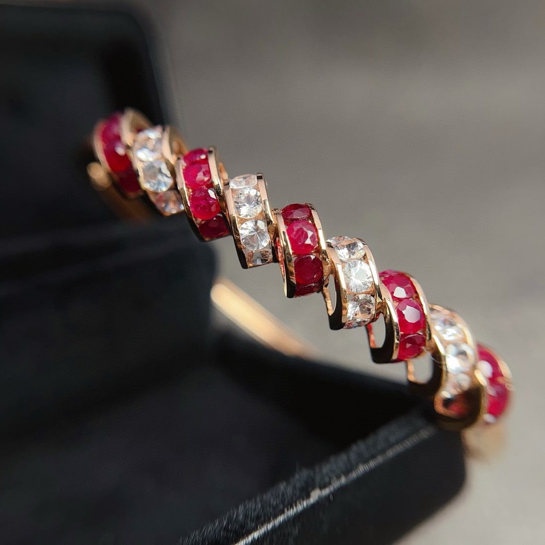14k Gold 2.00 Ct Natural Ruby & Sapphire Bangle - 2