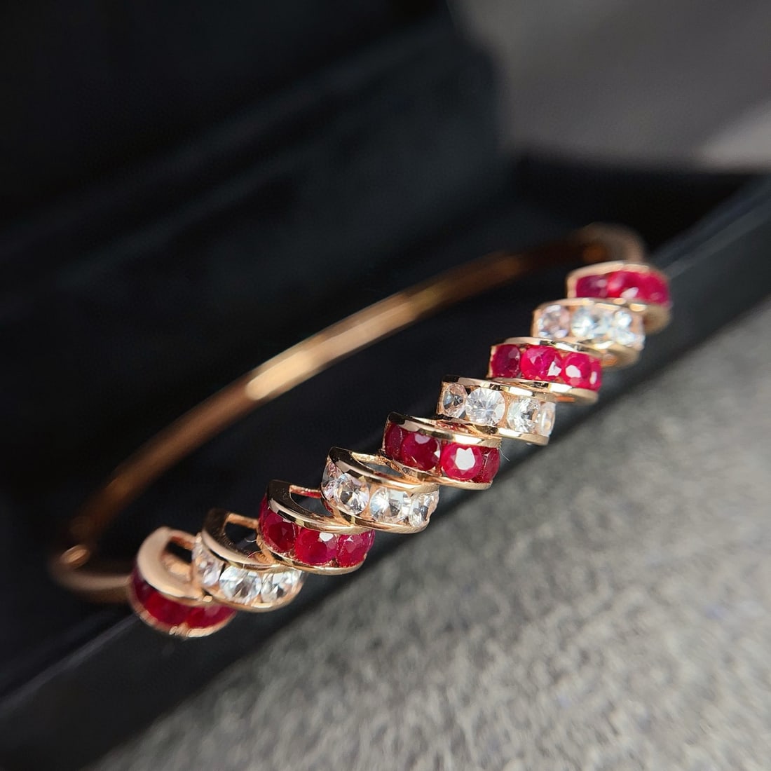 14k Gold 2.00 Ct Natural Ruby & Sapphire Bangle - 5