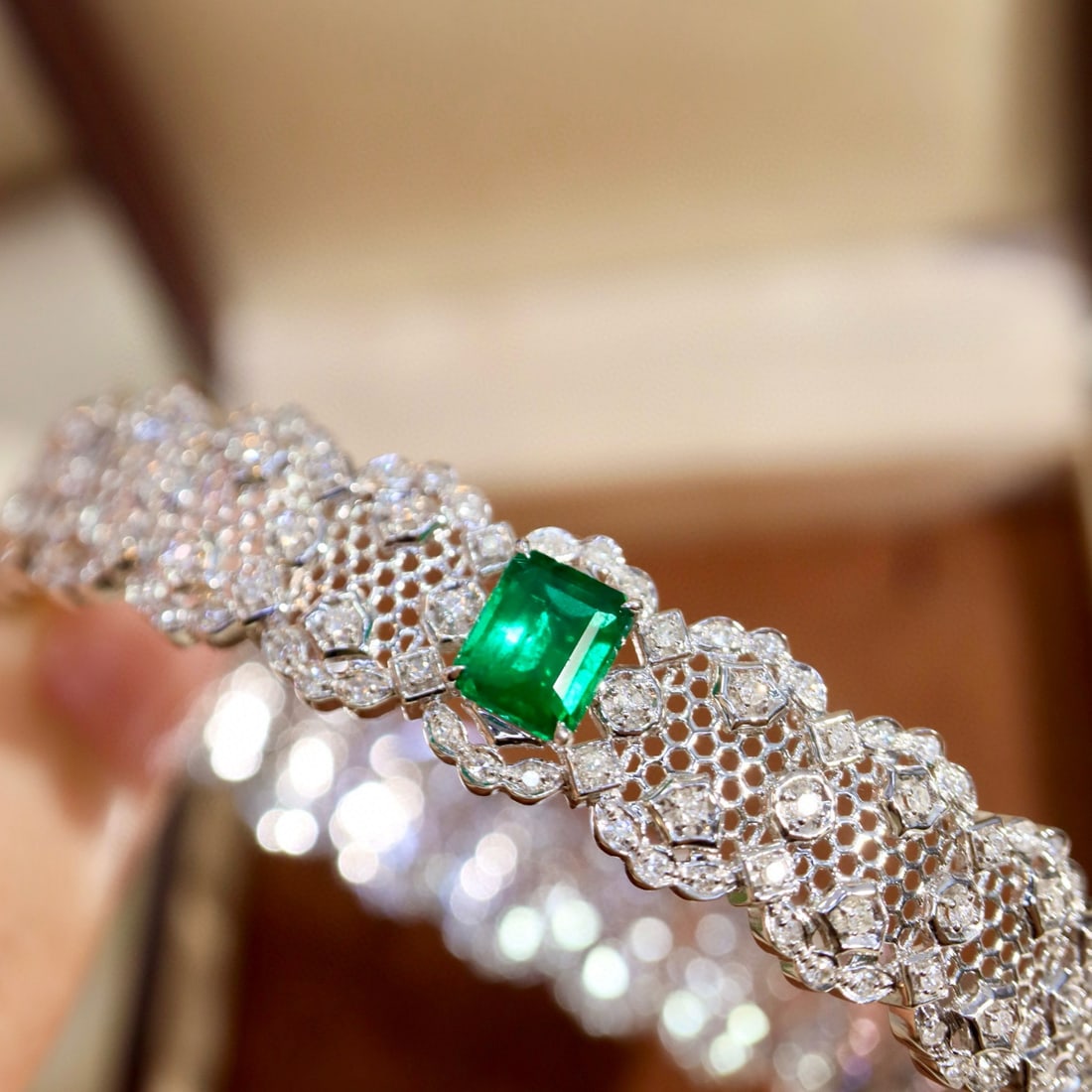 14k Gold 2.34 Ctw Vivid Green Natural Emerald & Diamond Bangle: Ref:230984364 // gold content:14k gold // main gemstone:emerald // shape:octagonal // carat weight:1. 13ct // color:vivid green // treatment:natural // // adjacent gemstone 2 : diamond // shape:round 