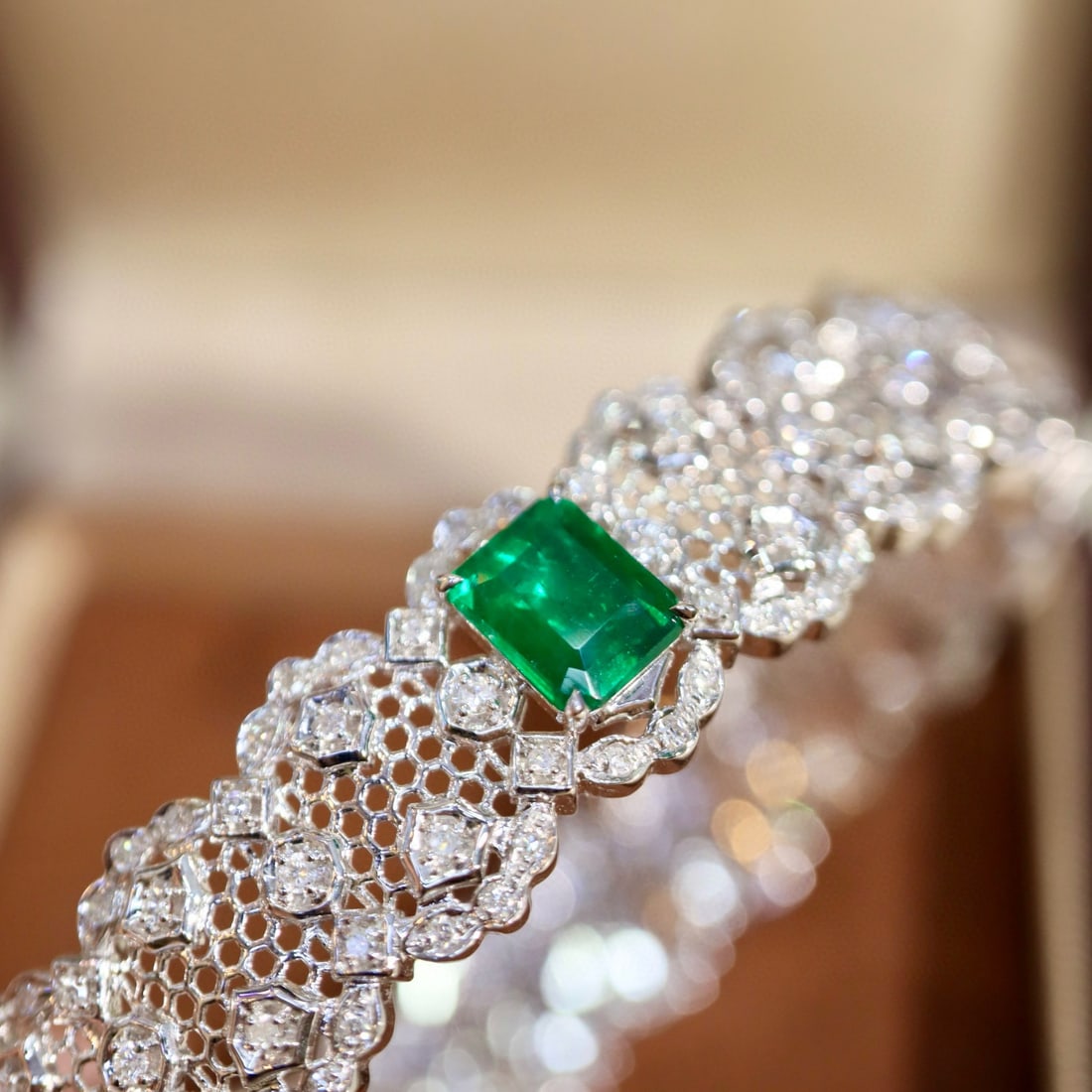 14k Gold 2.34 Ctw Vivid Green Natural Emerald & Diamond Bangle - 2