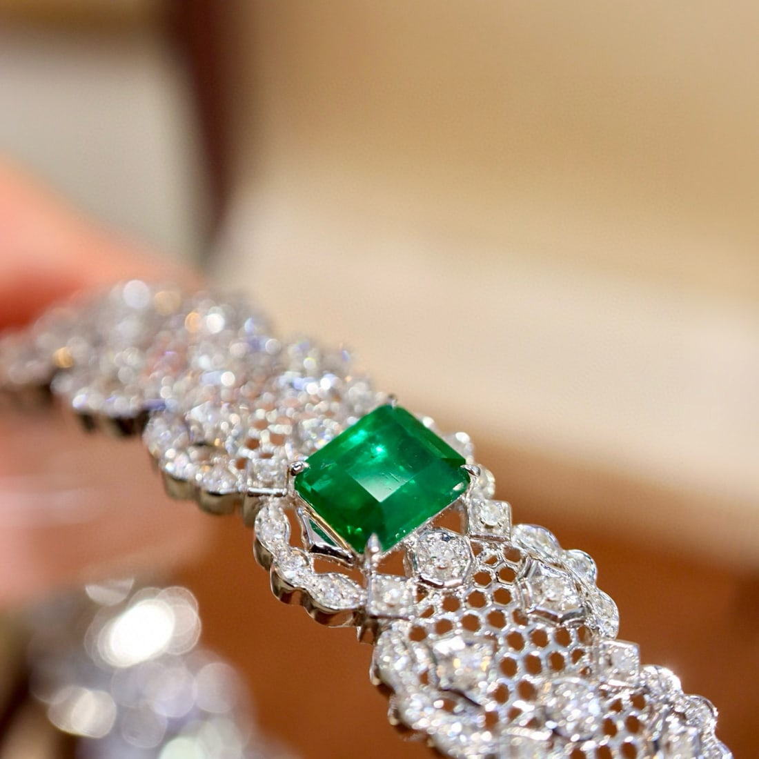 14k Gold 2.34 Ctw Vivid Green Natural Emerald & Diamond Bangle - 4
