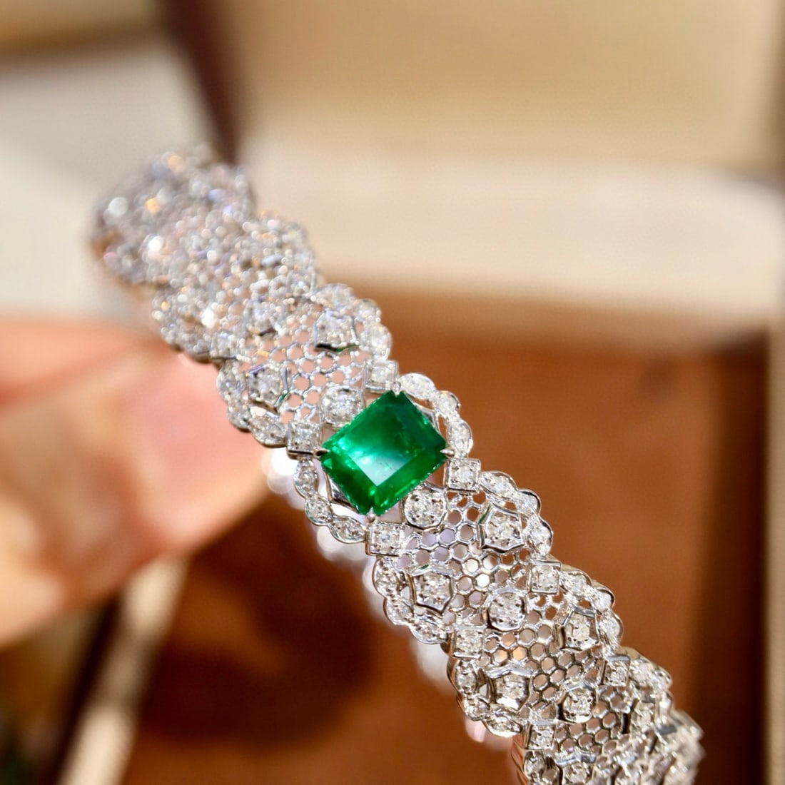 14k Gold 2.34 Ctw Vivid Green Natural Emerald & Diamond Bangle - 8