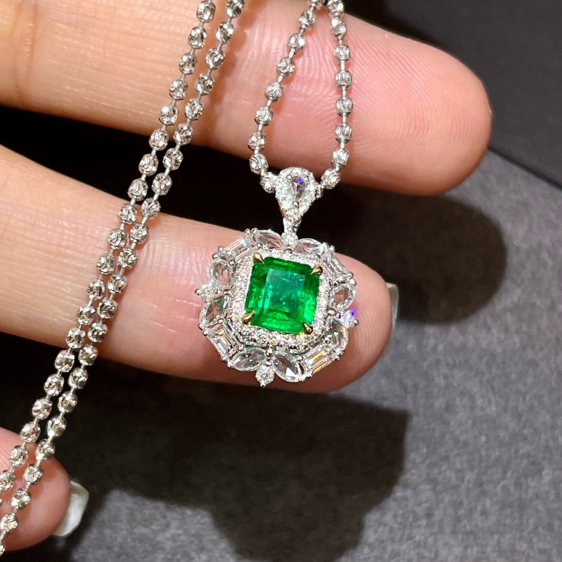 14k Gold 1.79 Ctw Vivid Green Natural Emerald & Diamond Pendant( Without Chain ) - 5