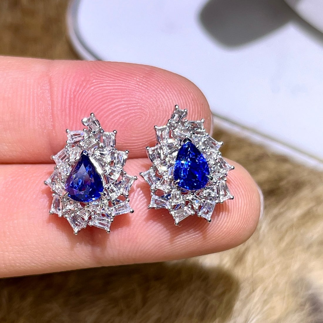 14k Gold 3.47 Ctw Natural Sapphire & Sapphire Earrings: Ref:230984375 // gold content:14k gold // main gemstone:sapphire // shape:pear // carat weight:1. 98ct // color:blue // treatment:natural // // adjacent gemstone 2 : sapphire // number of stones:40