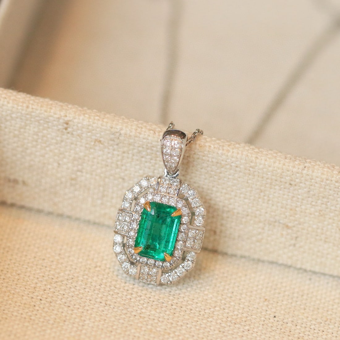 14k Gold 1.41 Ctw Natural Emerald & Diamond Pendant( Without Chain ) - 6