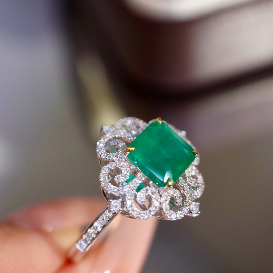 14k Gold 2.19 Ctw Natural Emerald & Diamond Ring - 8