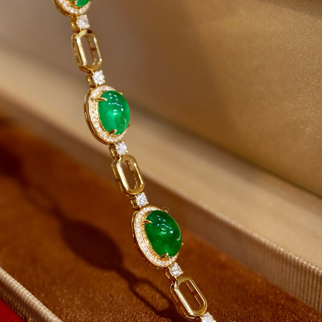 14k Gold 9.86 Ctw Vivid Green Natural Emerald & Diamond Bracelet - 3