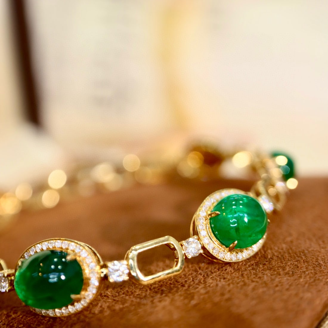 14k Gold 9.86 Ctw Vivid Green Natural Emerald & Diamond Bracelet - 8