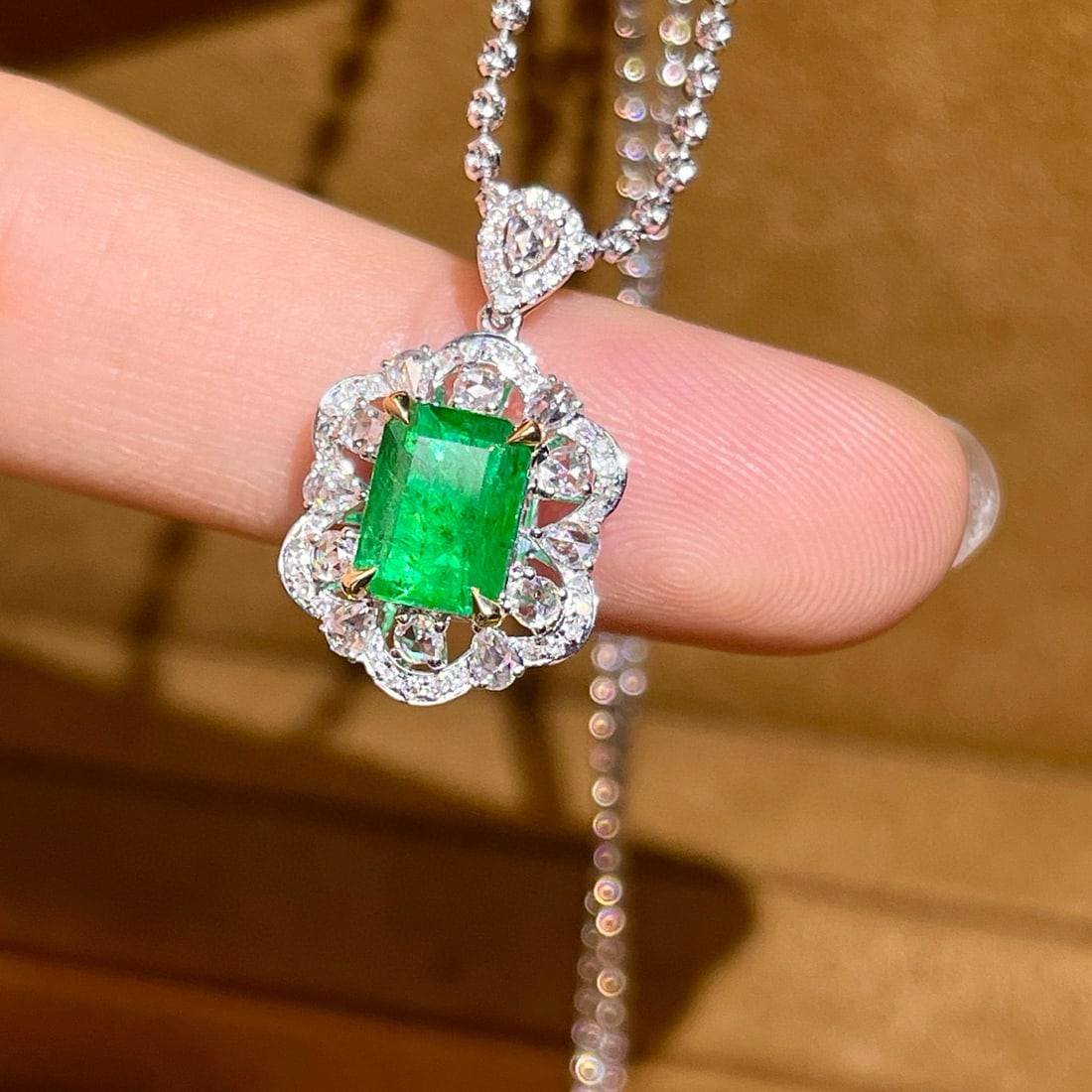 14k Gold 1.73 Ctw Vivid Green Natural Emerald & Diamond Pendant( Without Chain ) - 2