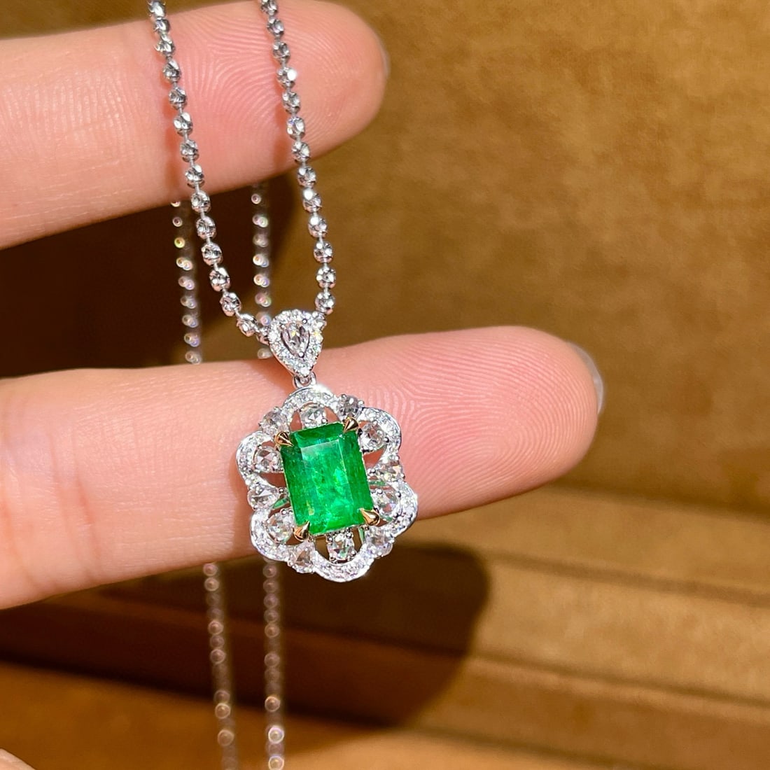 14k Gold 1.73 Ctw Vivid Green Natural Emerald & Diamond Pendant( Without Chain ) - 3