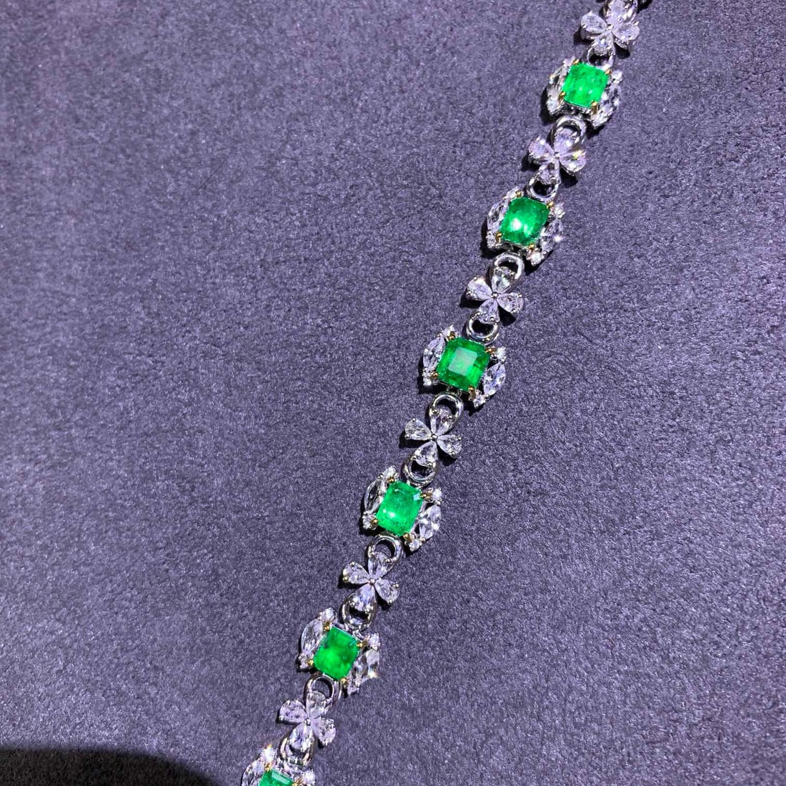 14k Gold 2.86 Ctw Vivid Green Natural Emerald & Diamond Bracelet - 4