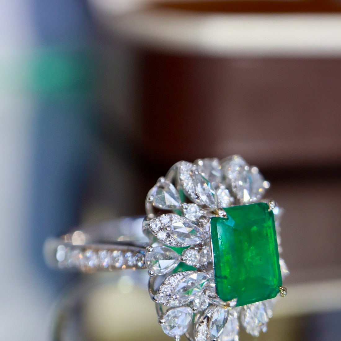 14k Gold 2.42 Ctw Natural Emerald & Diamond Ring - 6