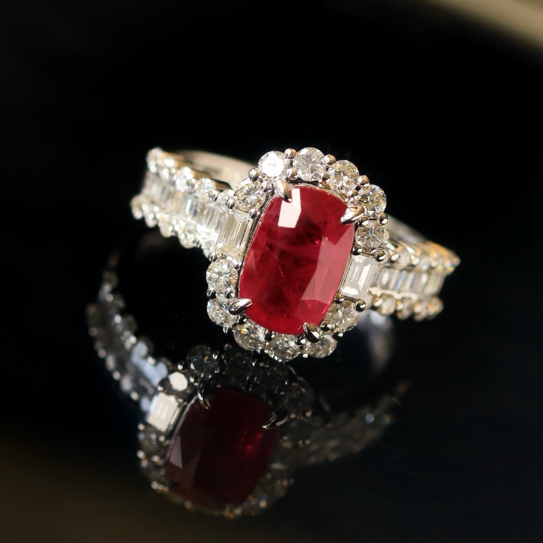 14k Gold 3.31 Ctw Natural Ruby & Diamond Ring: Ref:230984417 // gold content:14k gold // ring size:7. 25us // // main gemstone:ruby // shape:cushion // carat weight:2. 24ct // color:pigeonblood red // treatment:natural // // adjacent gemstone 2 : 