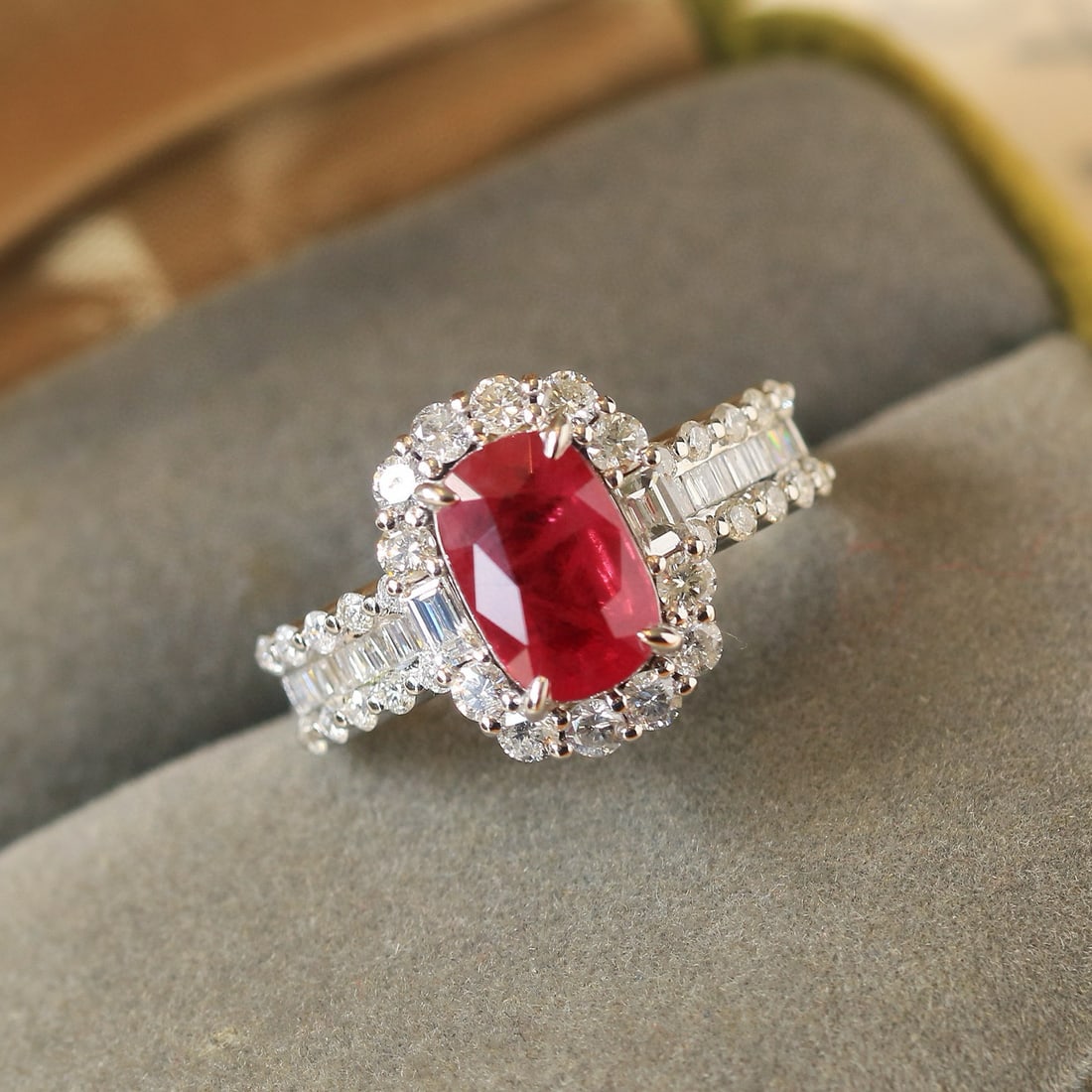 14k Gold 3.31 Ctw Natural Ruby & Diamond Ring - 6