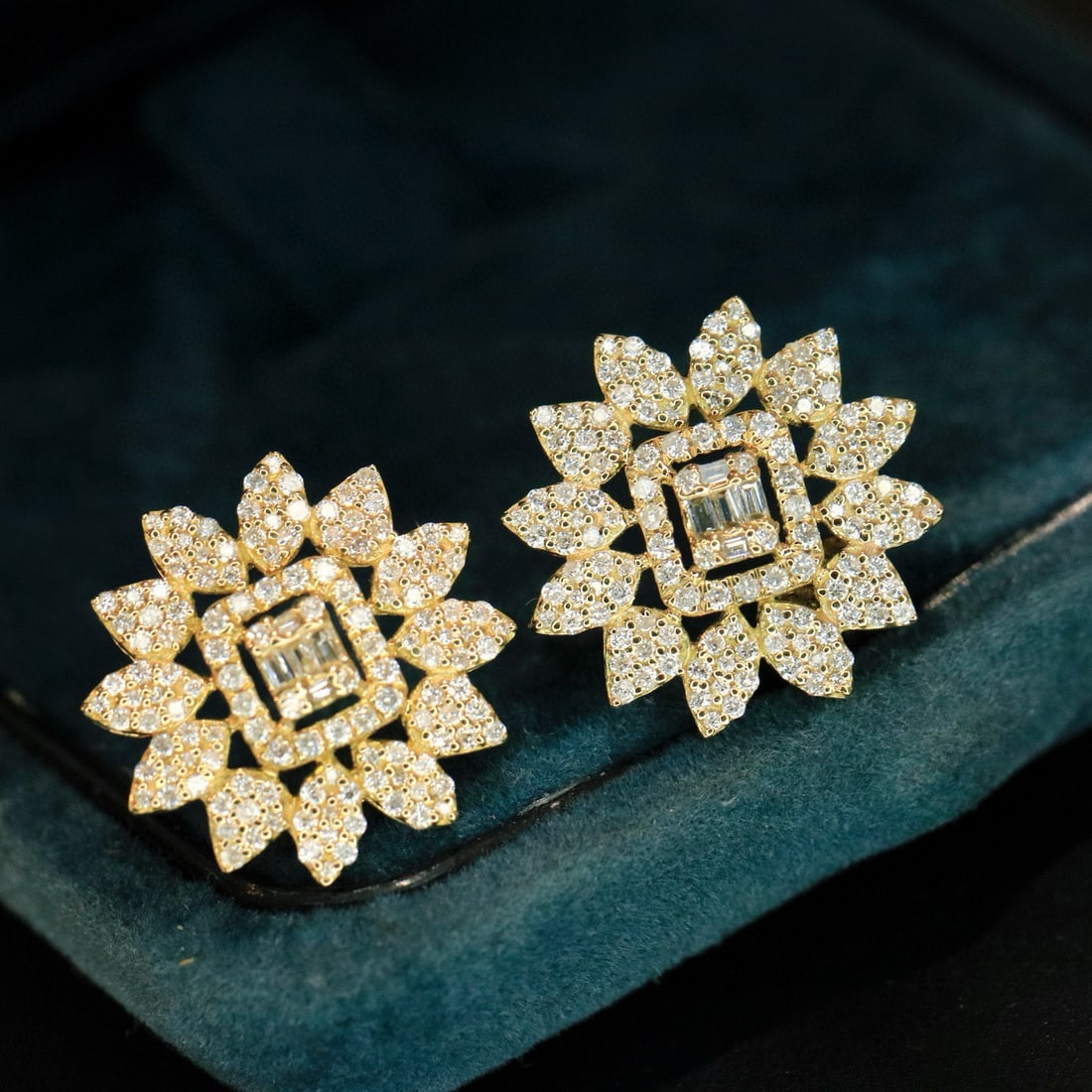 14k Gold 0.76 Ct Natural H Diamond Earrings - 4
