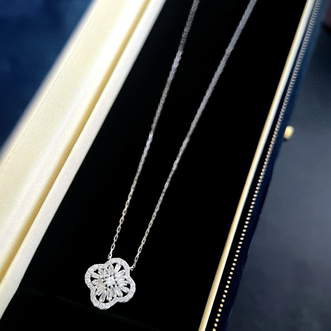14k Gold 0.43 Ct Natural H Diamond Necklace - 2