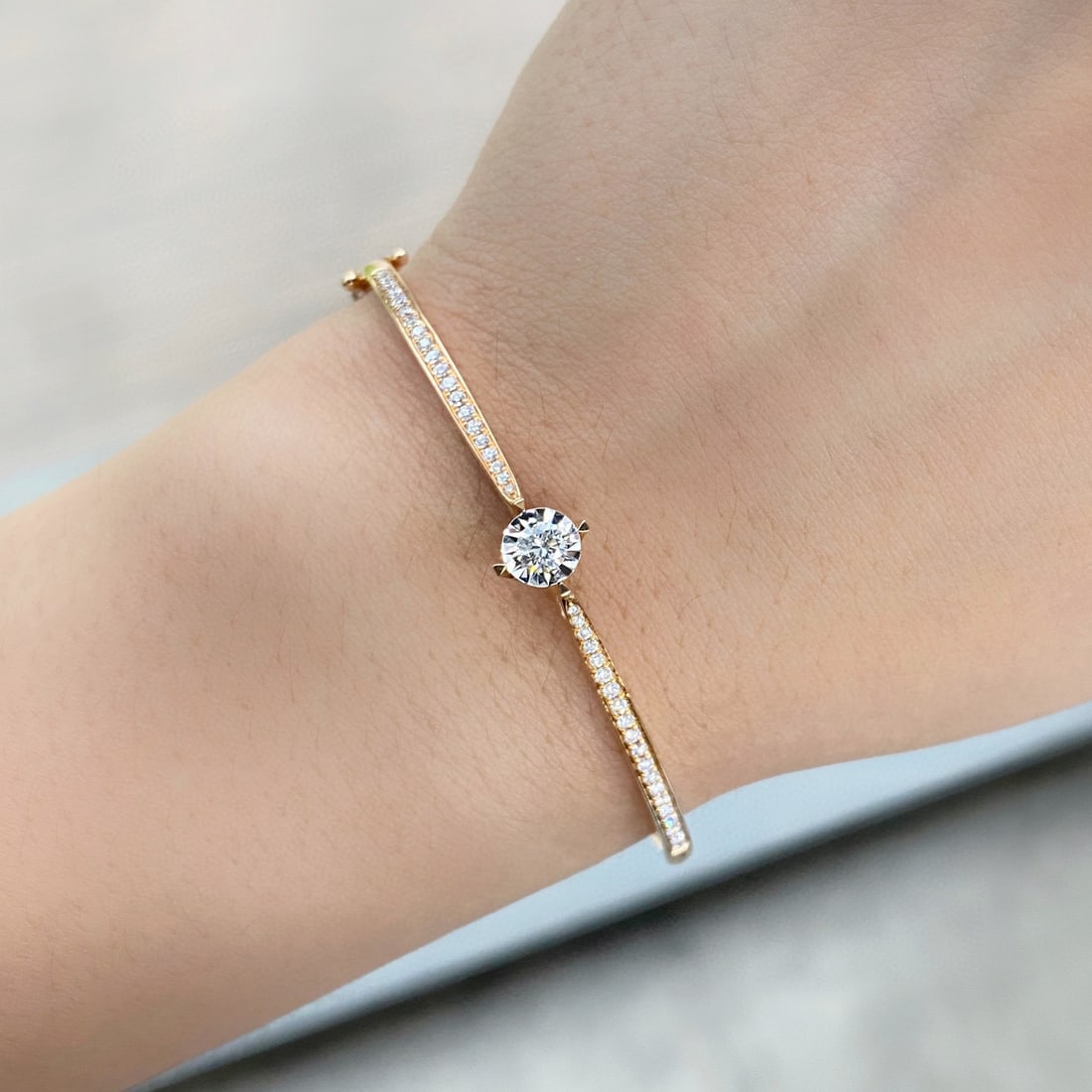 14k Gold 0.51 Ctw Natural H Diamond Bangle - 3