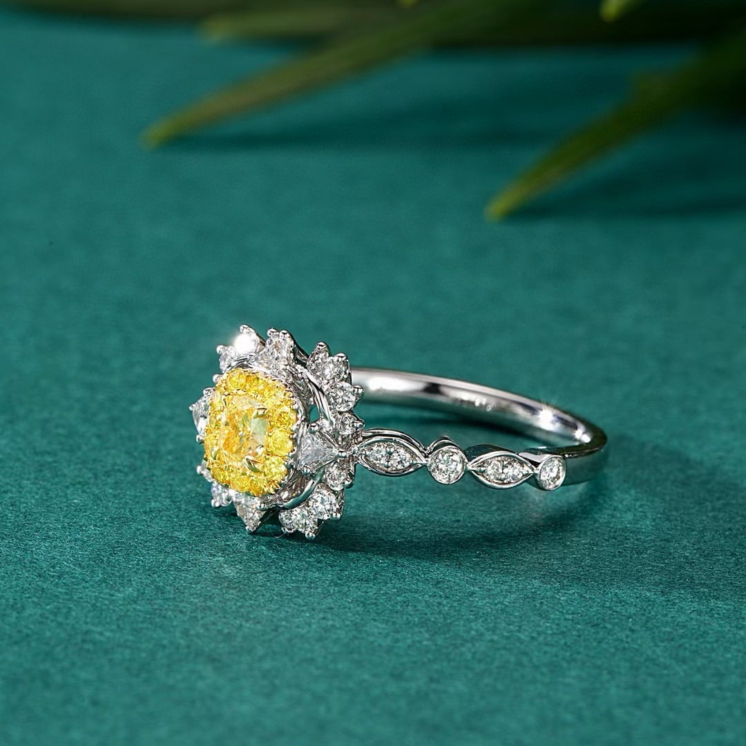 14k Gold 0.66 Ctw Natural Yellow Diamond & Diamond Ring - 3
