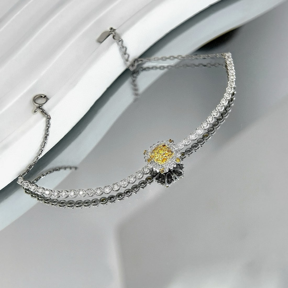 14k Gold 0.58 Ct Natural Color Diamond Bracelet - 2