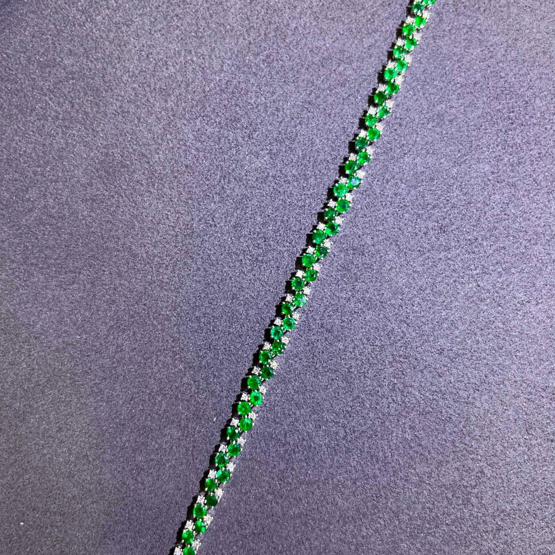 14k Gold 5.54 Ctw Vivid Green Natural Emerald & Diamond Bracelet: Ref:230984445 // gold content:14k gold // main gemstone:emerald // shape:round // carat weight:4. 96ct // color:vivid green // treatment:natural // cut grade:g // // adjacent gemstone 2 : diamond //