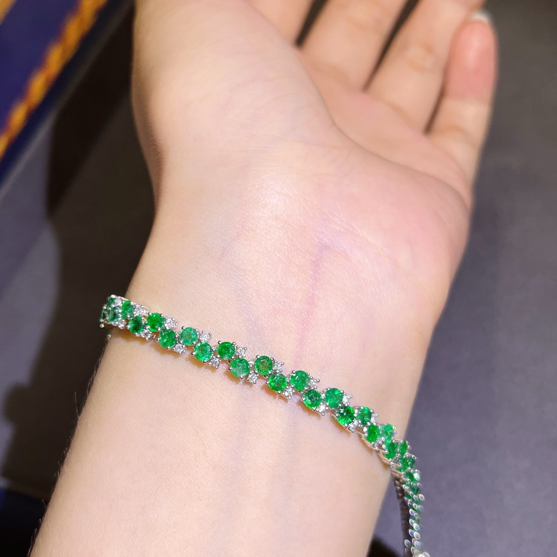 14k Gold 5.54 Ctw Vivid Green Natural Emerald & Diamond Bracelet - 3