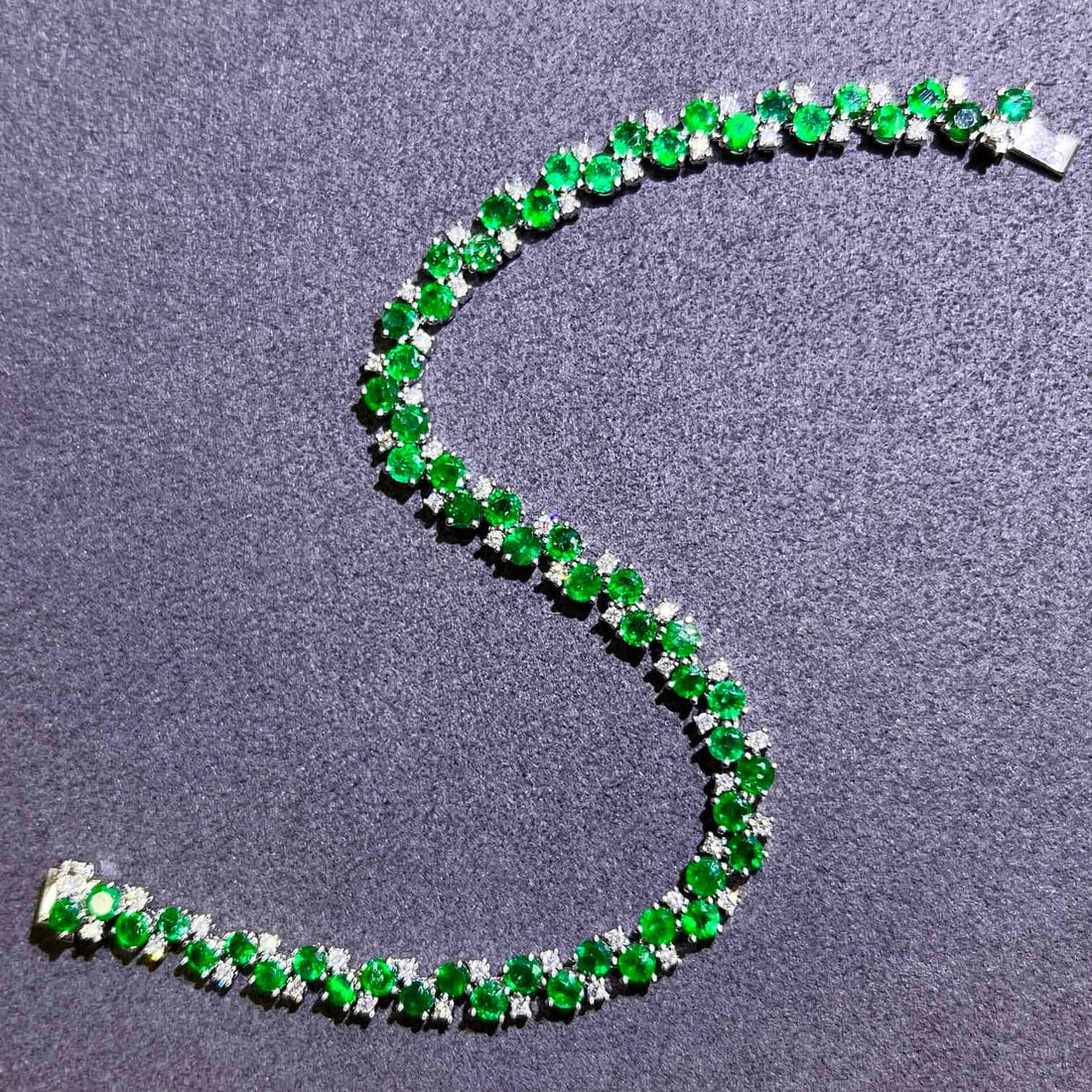 14k Gold 5.54 Ctw Vivid Green Natural Emerald & Diamond Bracelet - 5