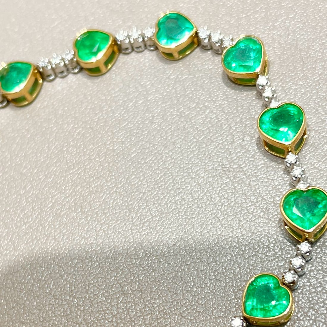 14k Gold 6.9 Ct Natural Emerald & Diamond Bracelet - 5