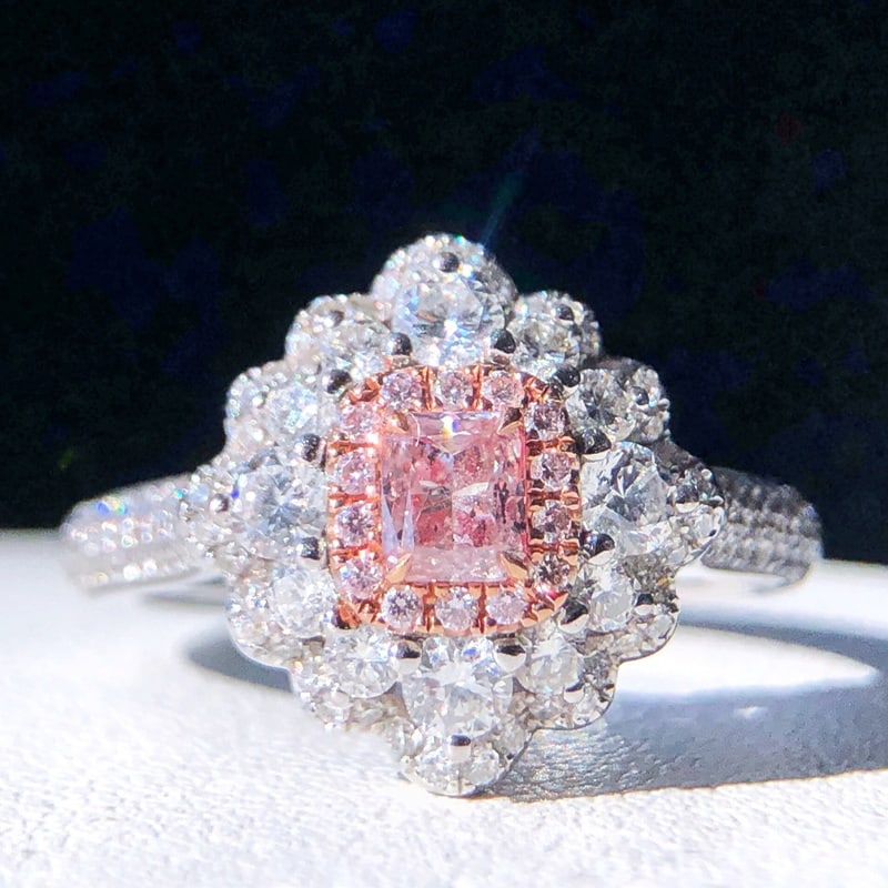 14k Gold 0.26 Ct Natural Pink Diamond & Diamond Ring: Ref:230985011 // gold content:14k gold // ring size:7. 25us // // main gemstone:pink diamond // shape:cushion // carat weight:0. 26ct // color:pink // treatment:natural // // adjacent gemstone 2 : dia