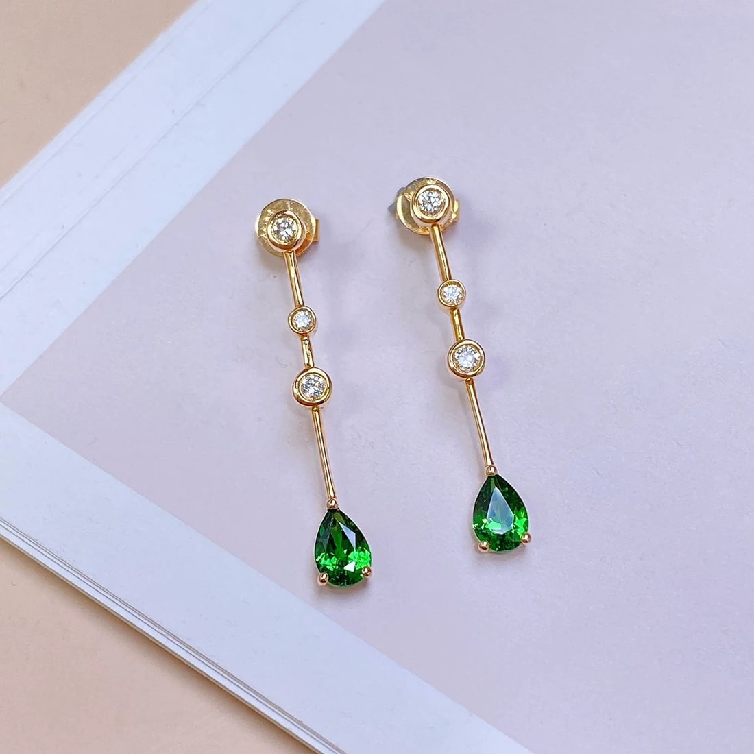 14k Gold 0.98 Ctw Natural Tsavorite & Diamond Earrings - 2