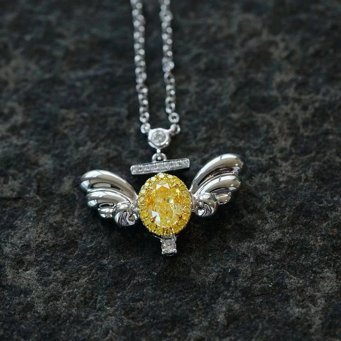 14k Gold 0.68 Ctw Natural Yellow Diamond & Diamond Necklace: Ref:230985023 // gold content:14k gold // main gemstone:yellow diamond // shape:oval // carat weight:0. 55ct // color:yellow // treatment:natural // // adjacent gemstone 2 : diamond // shape:round //