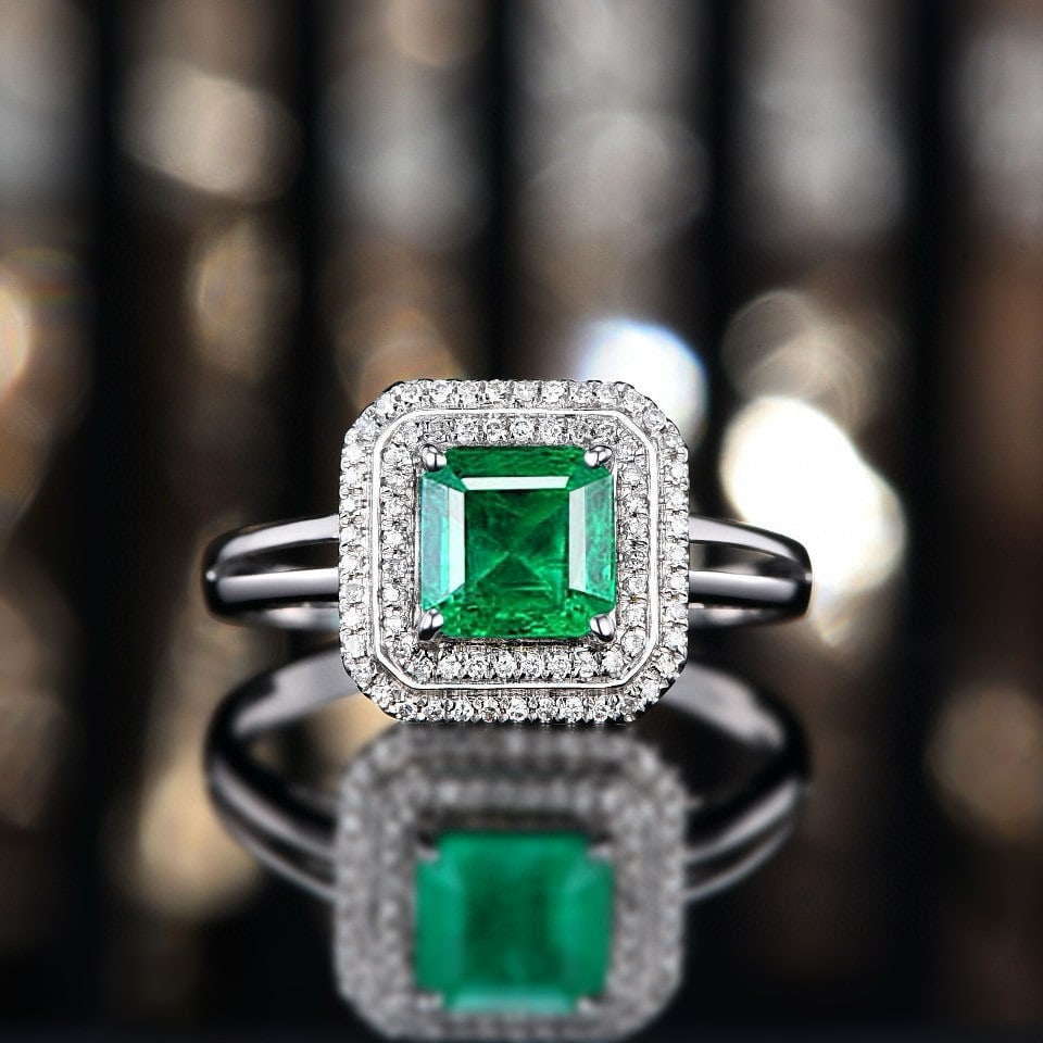 14k Gold 0.95 Ct Natural Emerald & Diamond Ring: Ref:230985025 // gold content:14k gold // ring size:7. 25us // // main gemstone:emerald // shape:octagonal // carat weight:0. 95ct // color:green // treatment:natural // // adjacent gemstone 2 :