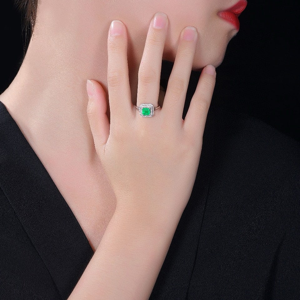14k Gold 0.95 Ct Natural Emerald & Diamond Ring - 6