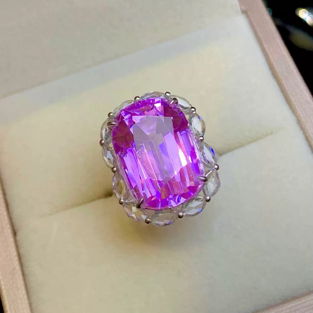 14k Gold 19.8 Ct Natural Kunzite & Sapphire Ring - 4
