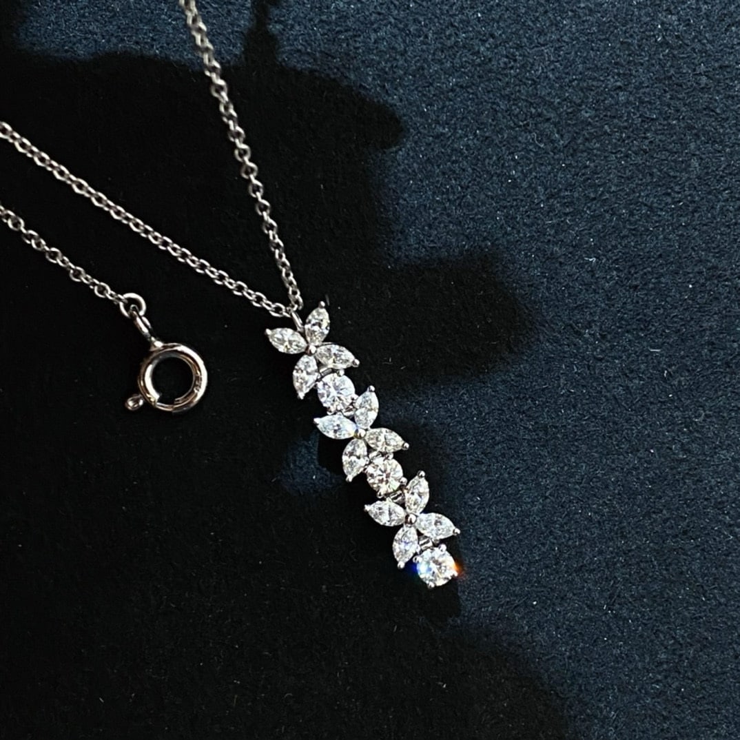 14k Gold 0.78 Ct Natural H Diamond Necklace: Ref:230985028 // gold content:14k gold // main gemstone:diamond // shape:multiply // carat weight:0. 78ct // clarity grade:vs-si // color:h // treatment:natural // Condition: New Low Estimate: