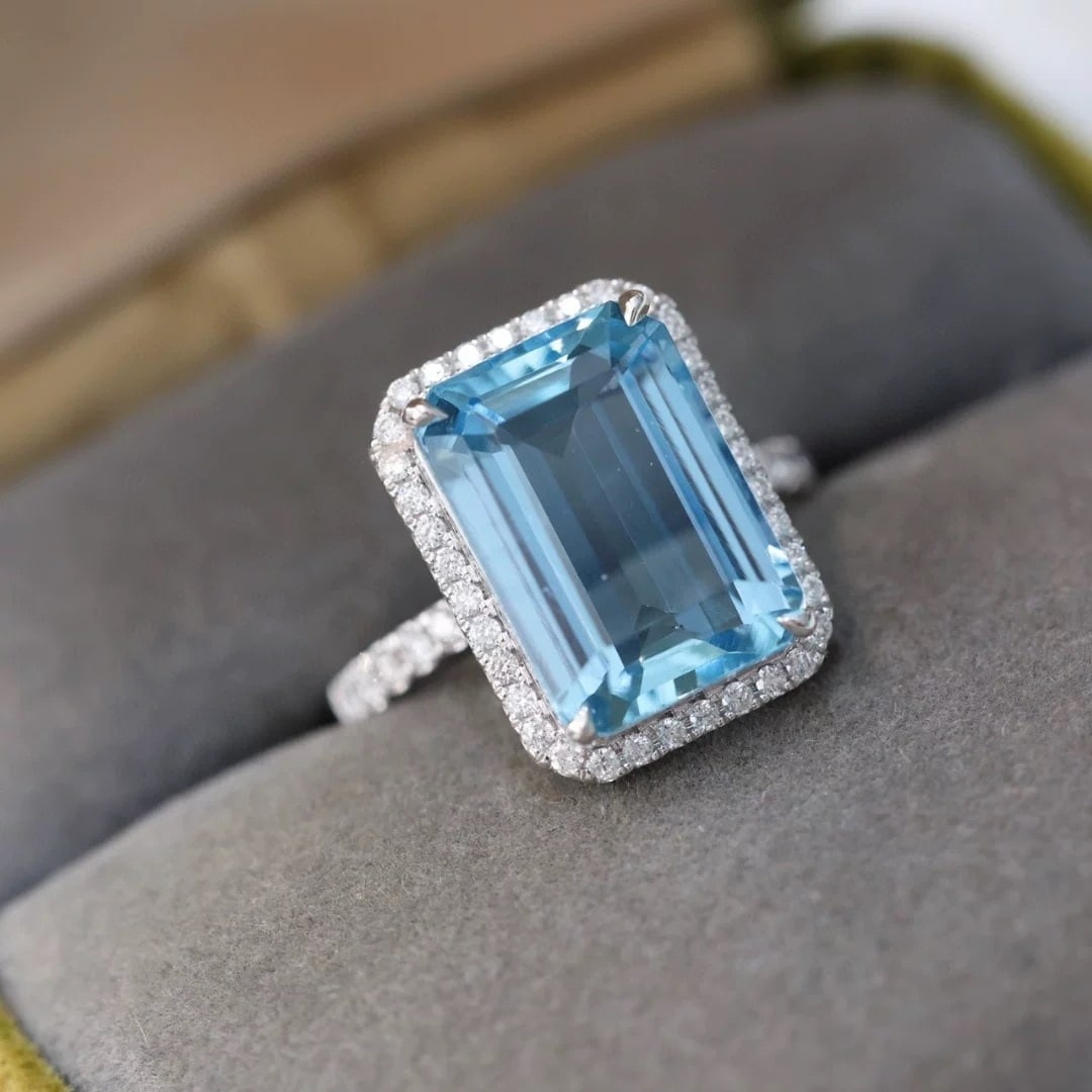 14k Gold 6.76 Ct Natural Aquamarine & Diamond Ring: Ref:230985032 // gold content:14k gold // ring size:7. 25us // // main gemstone:aquamarine // shape:octagonal // carat weight:6. 76ct // color:blue // treatment:natural // // adjacent gemstone 2 :