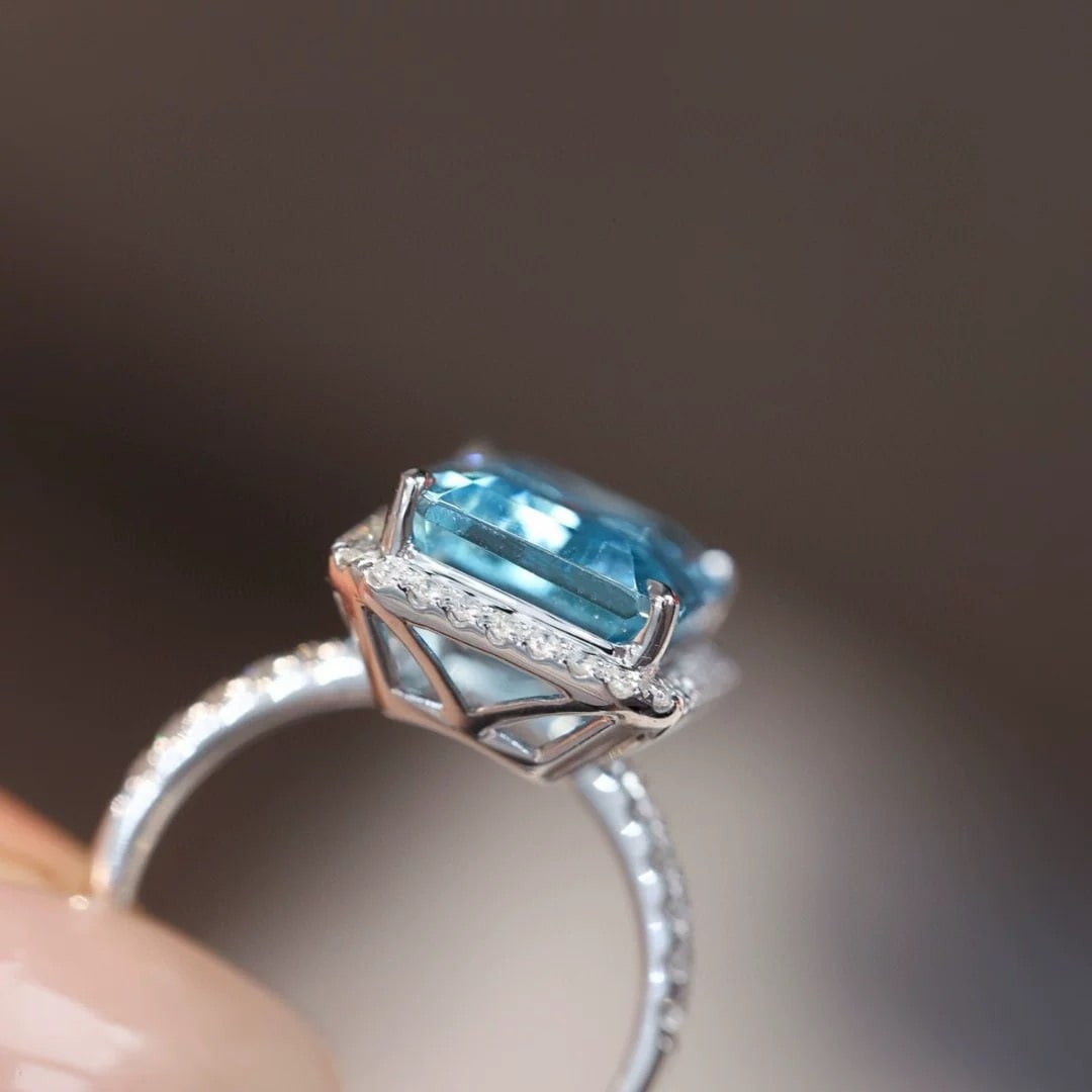14k Gold 6.76 Ct Natural Aquamarine & Diamond Ring - 4