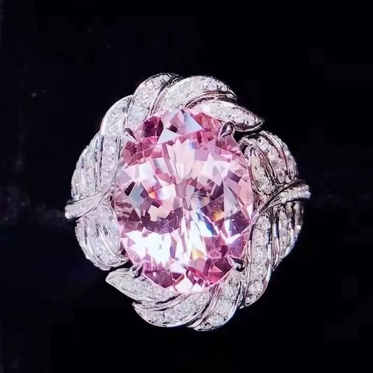 14k Gold 6.64 Ctw Natural Morganite & Diamond Ring: Ref:230985040 // gold content:14k gold // ring size:7. 25us // // main gemstone:morganite // shape:oval // carat weight:5. 57ct // color:pink // treatment:natural // // adjacent gemstone 2 : diamond