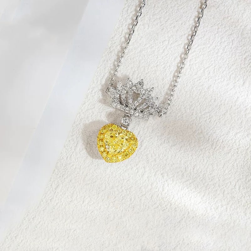 14k Gold 0.97 Ctw Natural Yellow Diamond & Diamond Necklace: Ref:230985041 // gold content:14k gold // main gemstone:yellow diamond // shape:heart // carat weight:0. 68ct // color:yellow // treatment:natural // // adjacent gemstone 2 : diamond // shape:round //