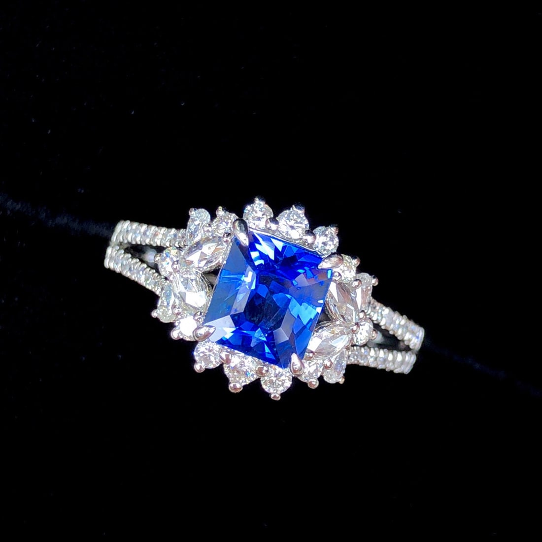 14k Gold 1.9 Ctw Natural Sapphire & Diamond Ring - 3