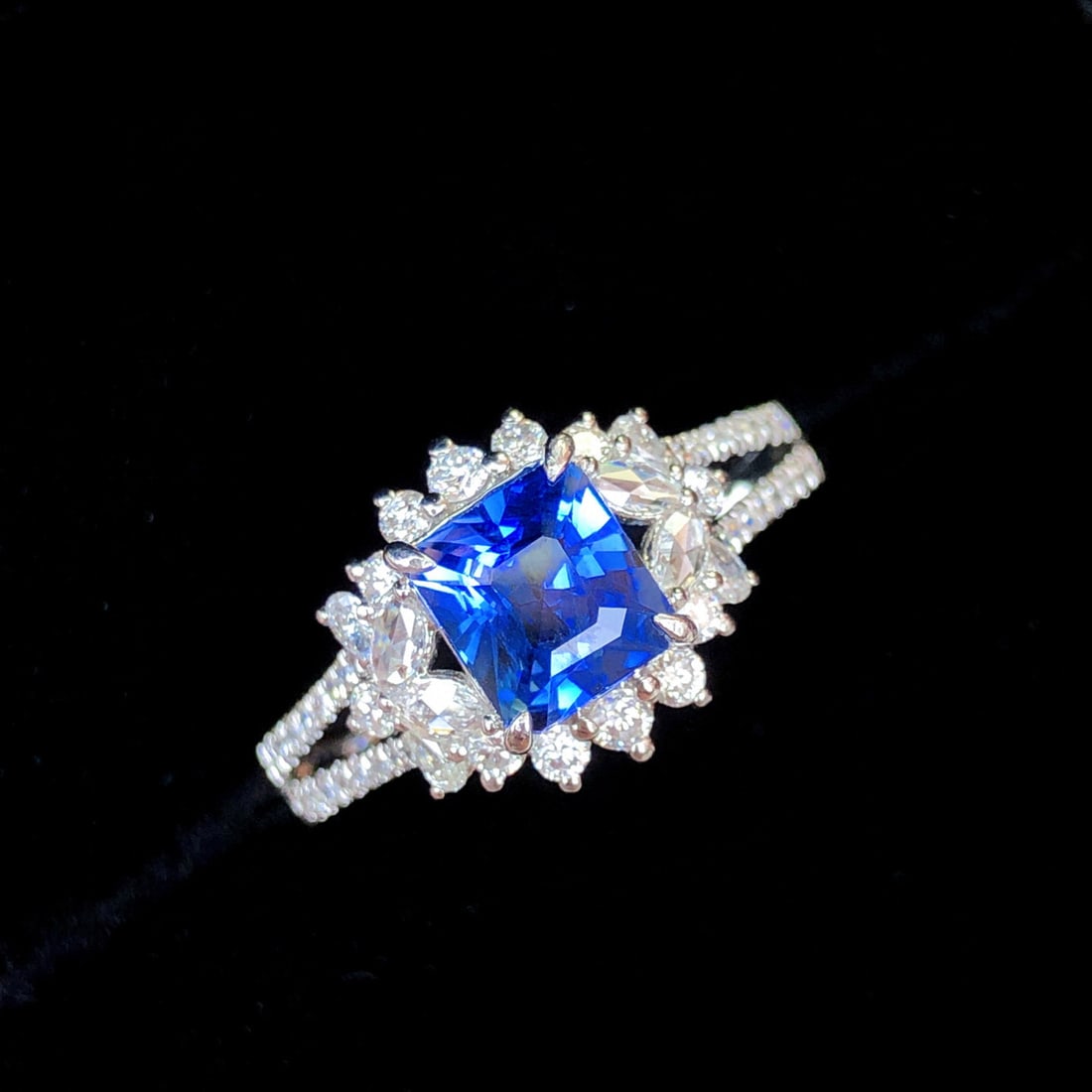 14k Gold 1.9 Ctw Natural Sapphire & Diamond Ring - 6