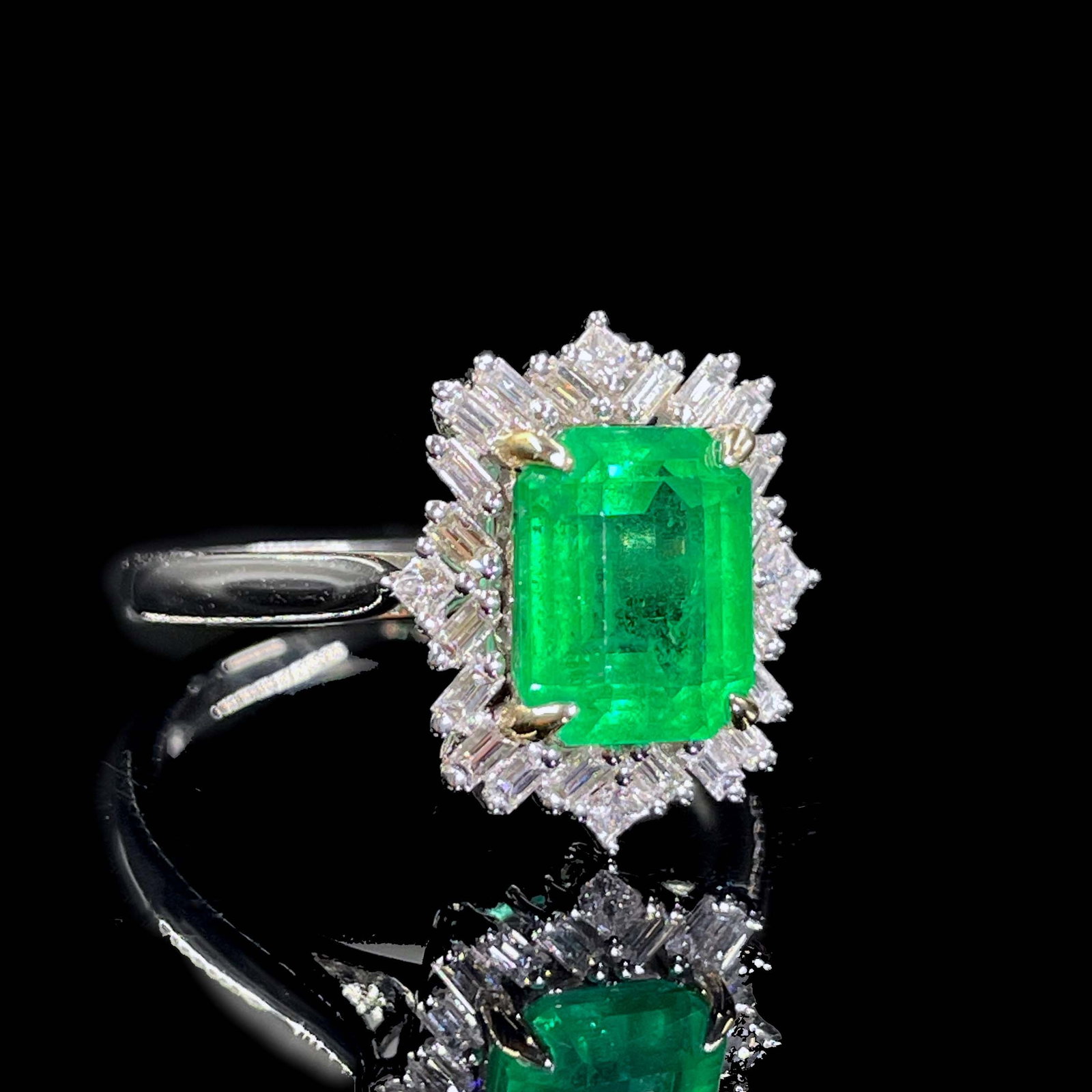 14k Gold 2.62 Ctw Natural Emerald & Diamond Ring - 2
